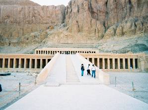 Photo : temple d'Hachetpsout